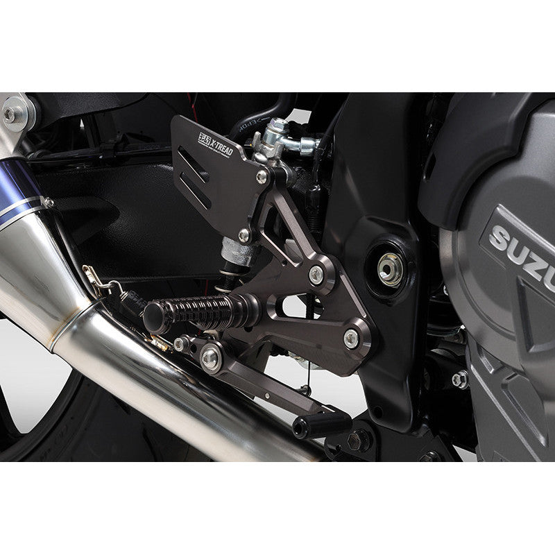YOSHIMURA | Pedane X-Tread multiregolabili per Suzuki GSX-8 R / S 2023 -