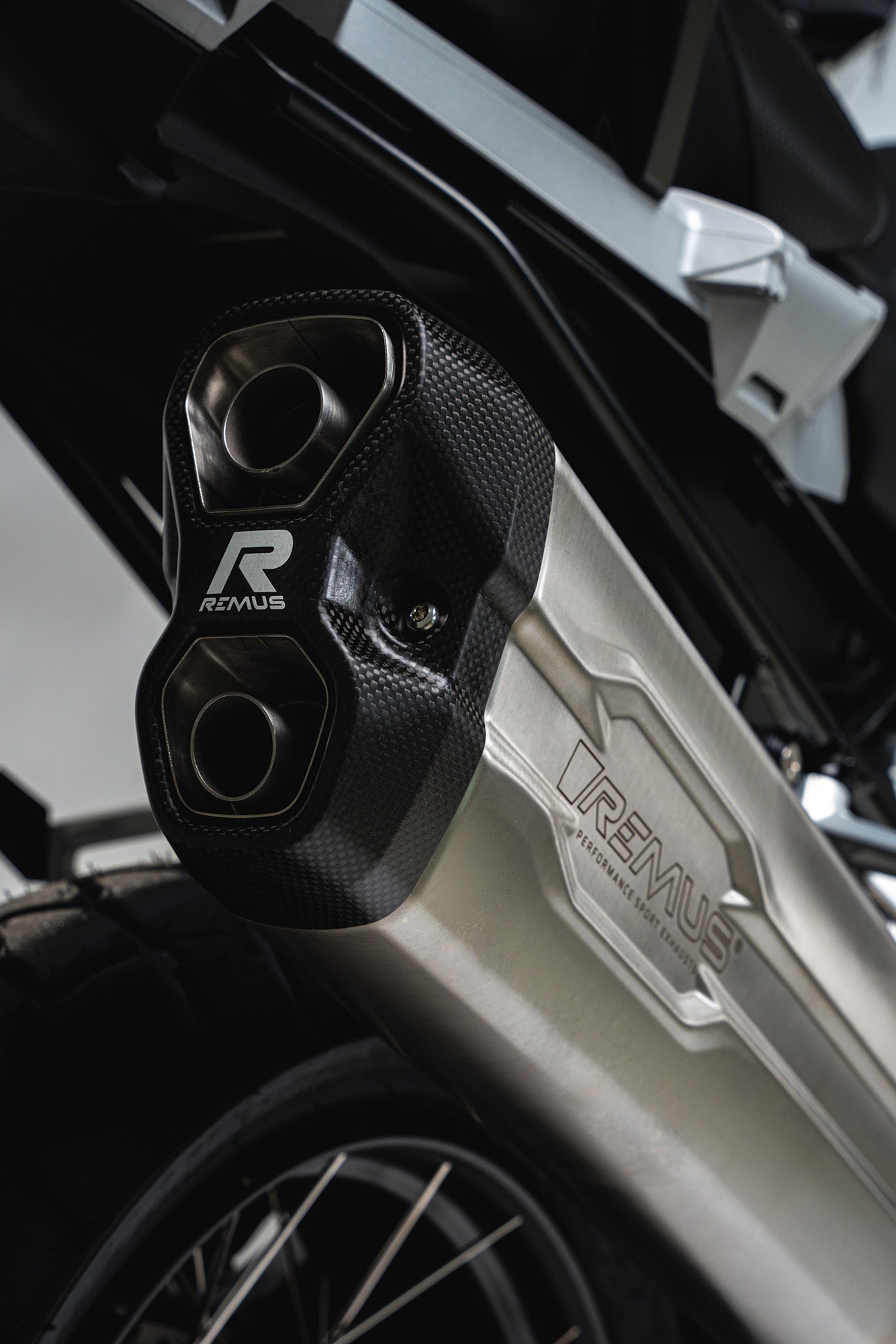 Remus 8 2.0 stainless steel matt racing slip-on for BMW R 1250 GS /ADVENTURE 2019-2023