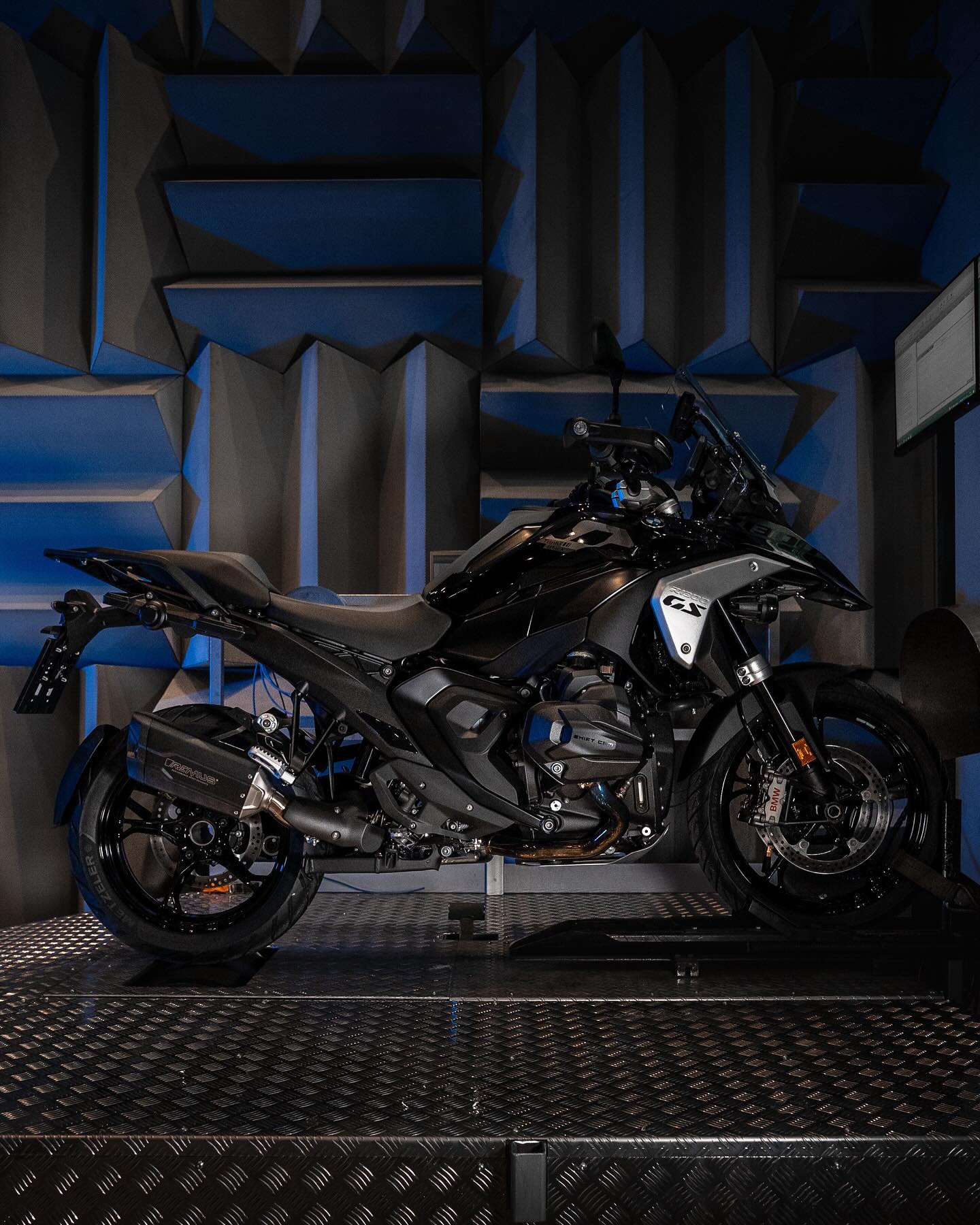 Remus 8 2.0 stainless steel black EC approved slip-on for BMW R 1300 GS 2023-2025