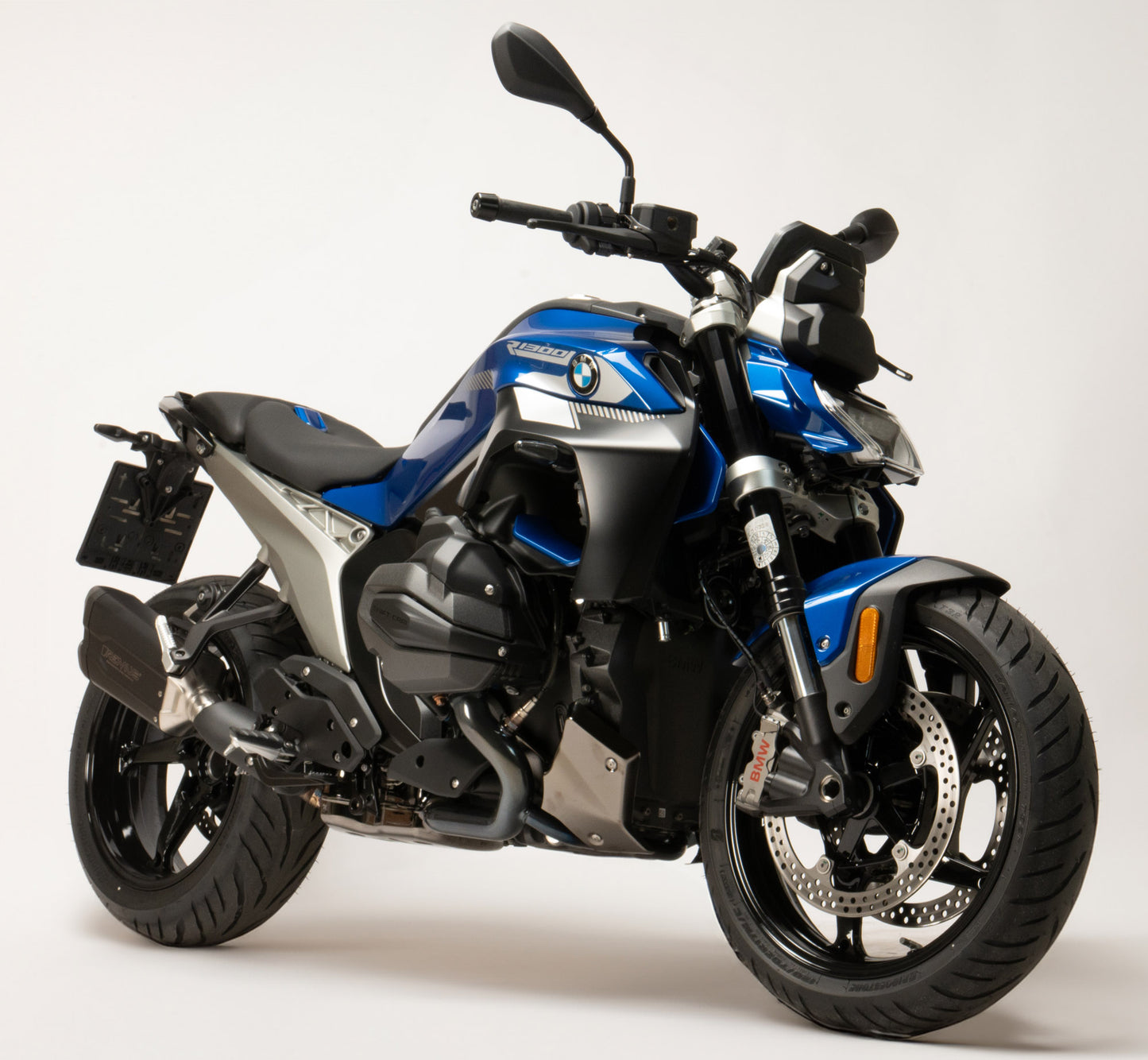 Remus 8 2.0 stainless steel black racing slip-on for BMW R 1300 RS 2025