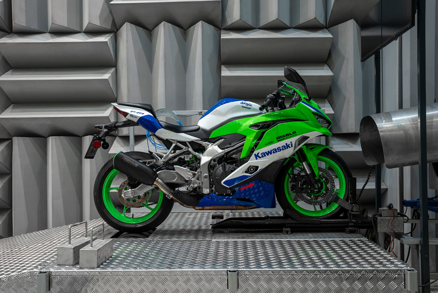 Remus Nxt stainless steel black EC- approved slip-on for KAWASAKI ZX4 R/RR 2024