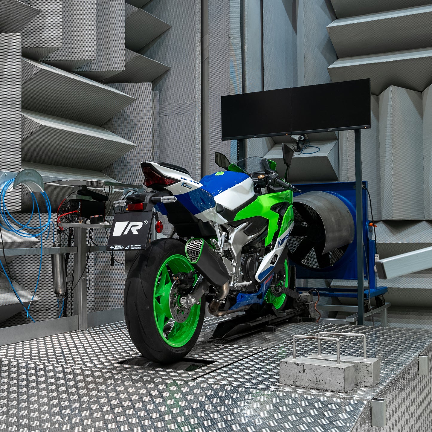 Remus Nxt stainless steel black EC- approved slip-on for KAWASAKI ZX4 R/RR 2024