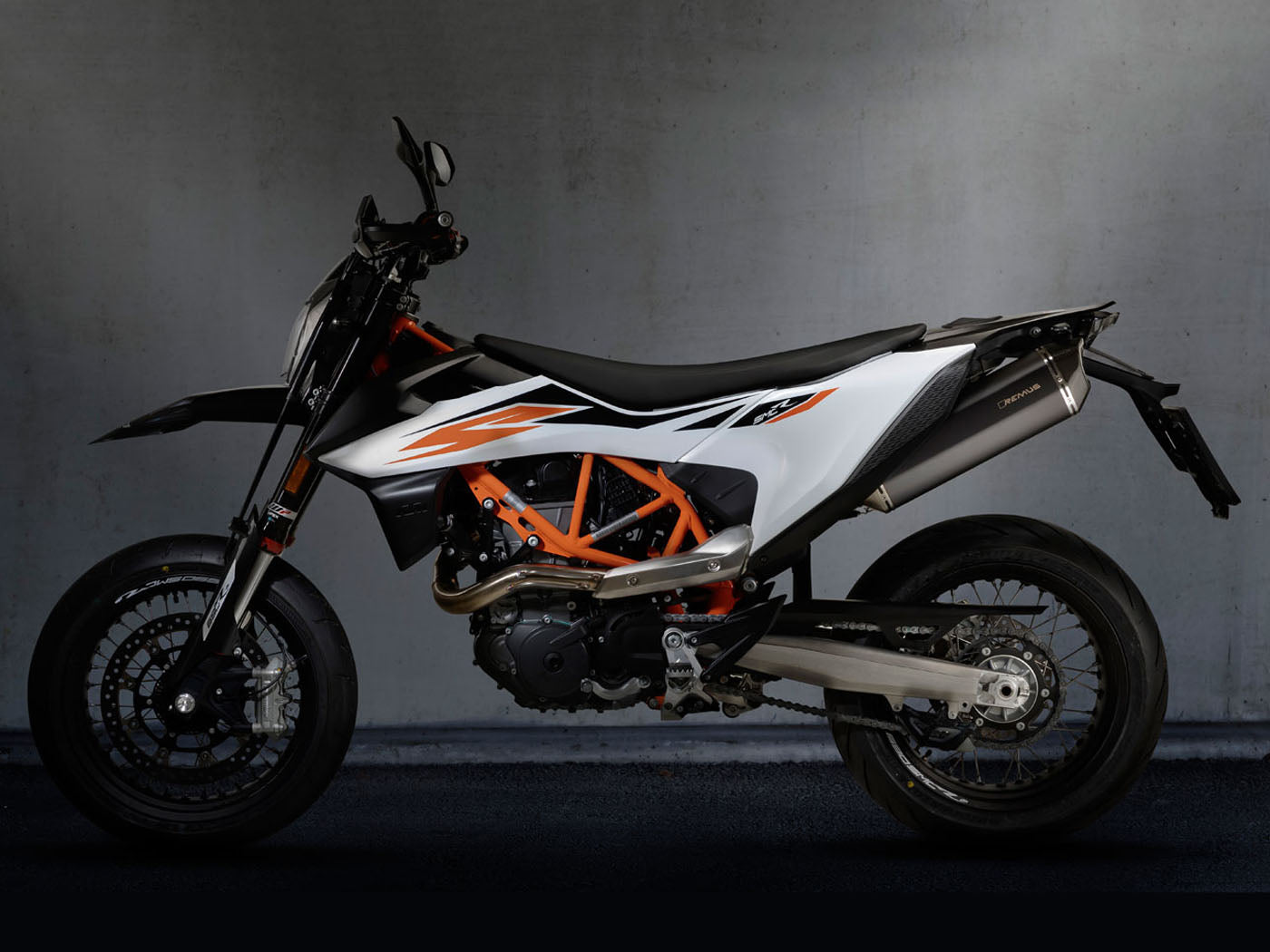 Remus Black Hawk black racing slip-on for KTM 690 ENDURO R 2019-2020