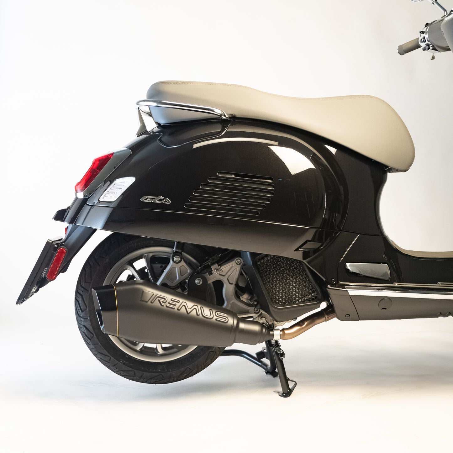 Remus RS 2.0 black EC- approved full system for VESPA GTS 125 2025