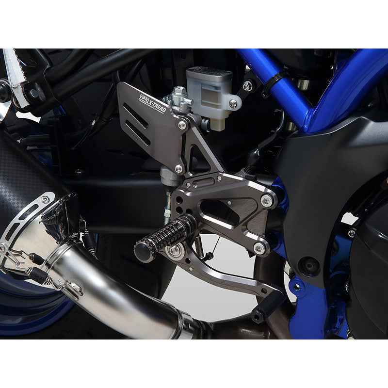 YOSHIMURA | Pedane X-Tread multiregolabili per Suzuki SV 650 2016-2024 / SV650X 2018-2024